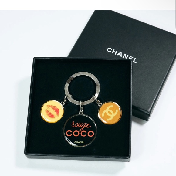 💝 Chanel Coco Rouge Key Ring Women's Key Holder Bag Charm  With Box 💝 - Picture 1 of 3